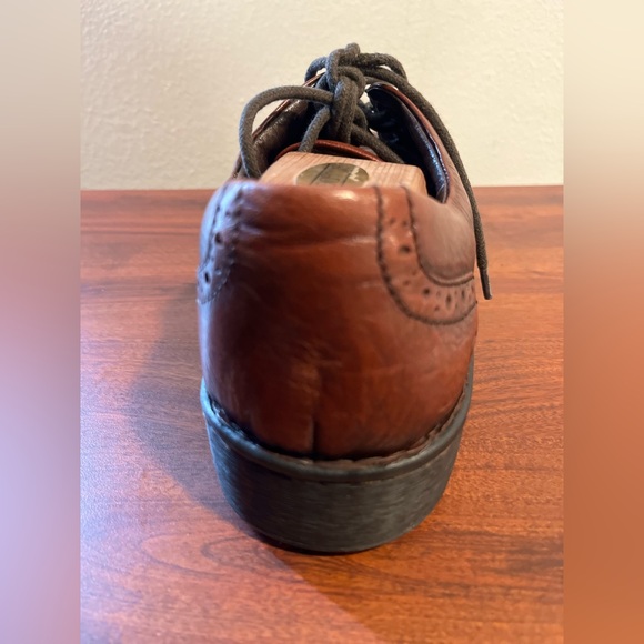 Born BOC Men 10.5 Brogue Wing Tip Oxfords Brown Distressed Leather Dress Shoes - Picture 4 of 15